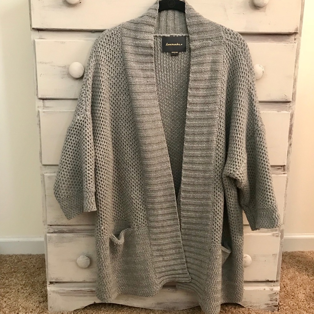 Gray chunky knit cardigan with pockets